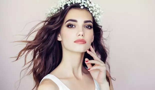 Bahar Aylarında Cilt Bakımı Nasıl Yapılır? Bahar Aylarında Cilde Ne Sürülür?